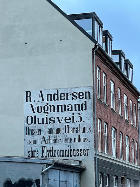 Danish type is defined by a strong sign painting tradition. Throughout Copenhagen, you can still find amazing work by unknown sign painters. 
