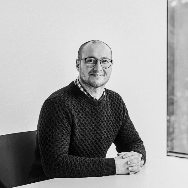 Jake Murtaugh black and white portrait. Photo by Simon Simard.