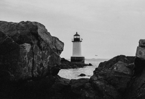Black and white photo of Salem lighthouse. Photo by Jake Murtaugh.